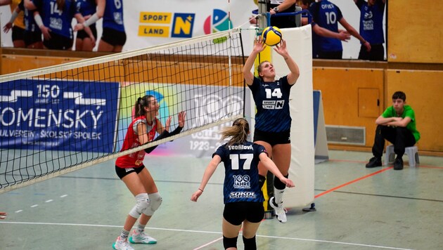Player of the match Jasmin Haslinger (on the ball) is fit again. (Bild: Florian Weikert)