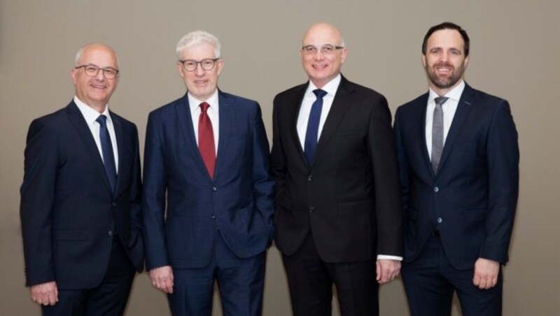 Die Geschäftsführer Stefan Maier (Finanzen), Holger Streitz (Technik), Gerhard Frainer (Vertrieb) und Martin Saler (Produktion) blicken optimistisch in die Zukunft. (Bild: Liebherr)