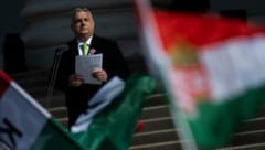 Orbán hielt eine flammende Rede am ungarischen Nationalfeiertag. (Bild: AP)