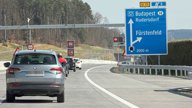 Am Freitag gewährte die Asfinag Interessierten einen Einblick vor der Eröffnung auf die S7.  (Bild: Christian Jauschowetz, Krone KREATIV)