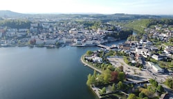 Am Montag entscheidet der Gmundner Gemeinderat über den Bau einer Bootsgarage im geplanten Seeviertel. (Bild: NEOS Gmunden)