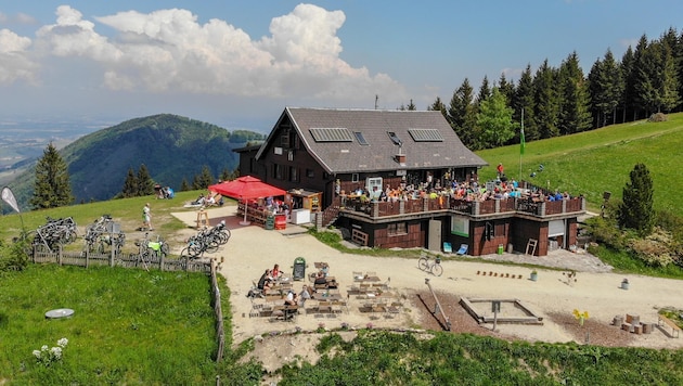 Die Grünburger Hütte ist ein beliebtes Ausflugsziel. Ob sie heuer öffnet, ist noch fraglich. (Bild: Kerschbaummayr Werner)