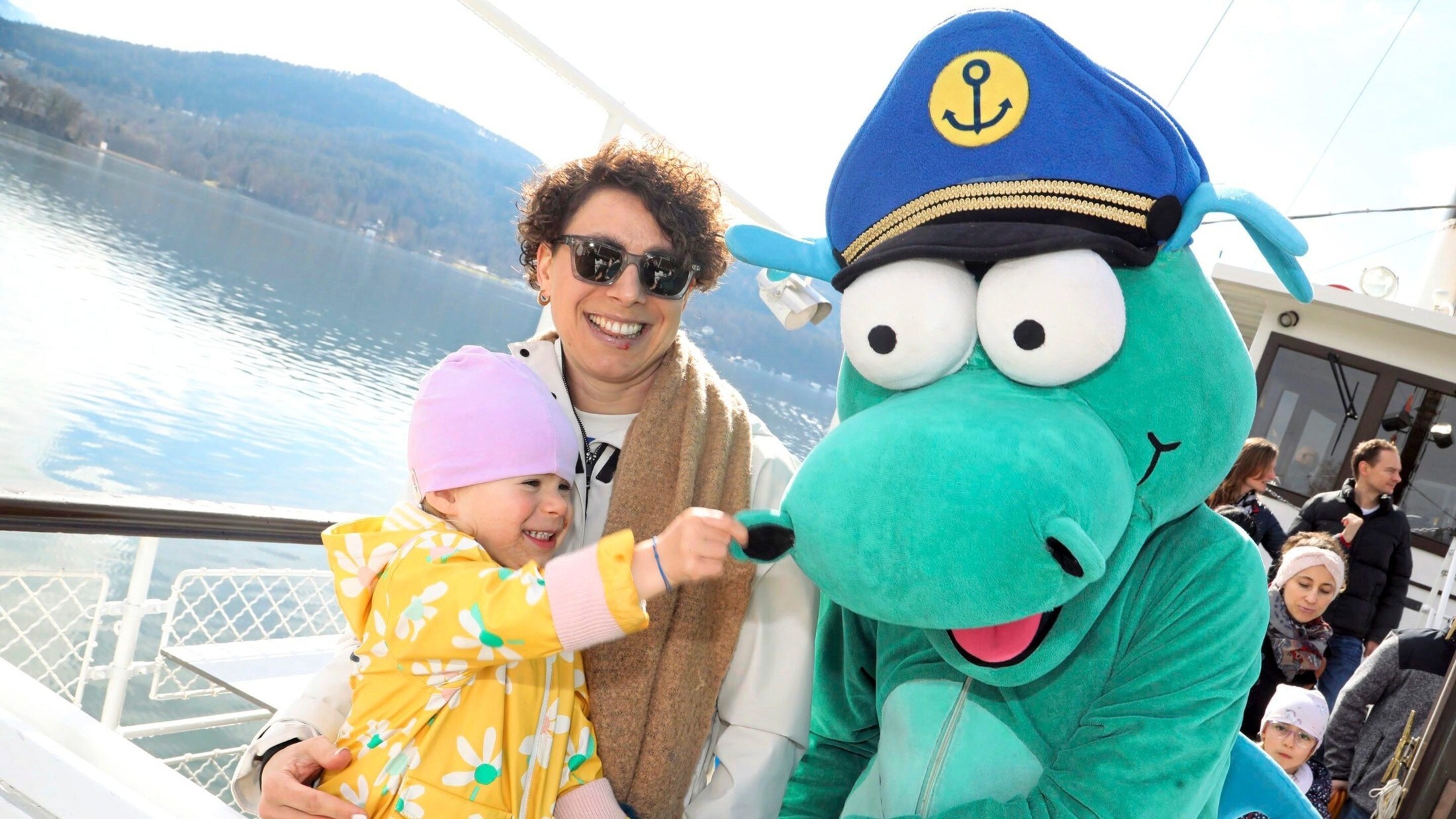 Auch Maskottchen Nauti war bei einer der ersten Ausfahrten der Thalia in diesem Jahr auf dem Wörthersee dabei. (Bild: Uta Rojsek-Wiedergut)