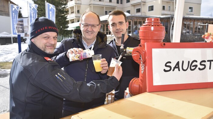 Après-Ski-Musik und offenes Bier an der Saugstelle