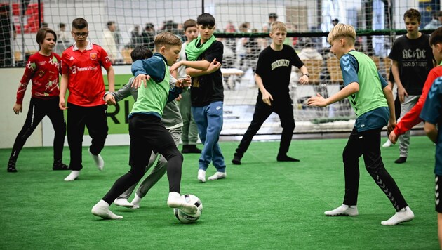 The children were also busy playing soccer. (Bild: Wenzel Markus)