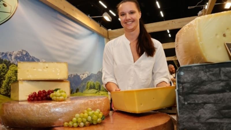 Käse und andere Spezialitäten werden bei der Gastro-Messe angeboten. (Bild: Tschepp Markus)