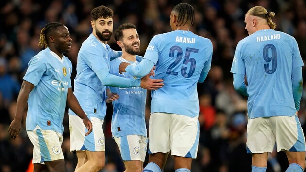 Everyone cheers with Bernardo Silva, the little man in the middle ... (Bild: Associated Press)