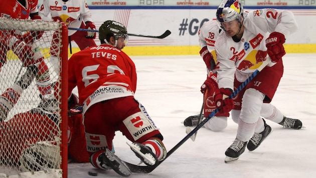 Lewington (re.) und Co. prallen auf Bozen. (Bild: Tröster Andreas)