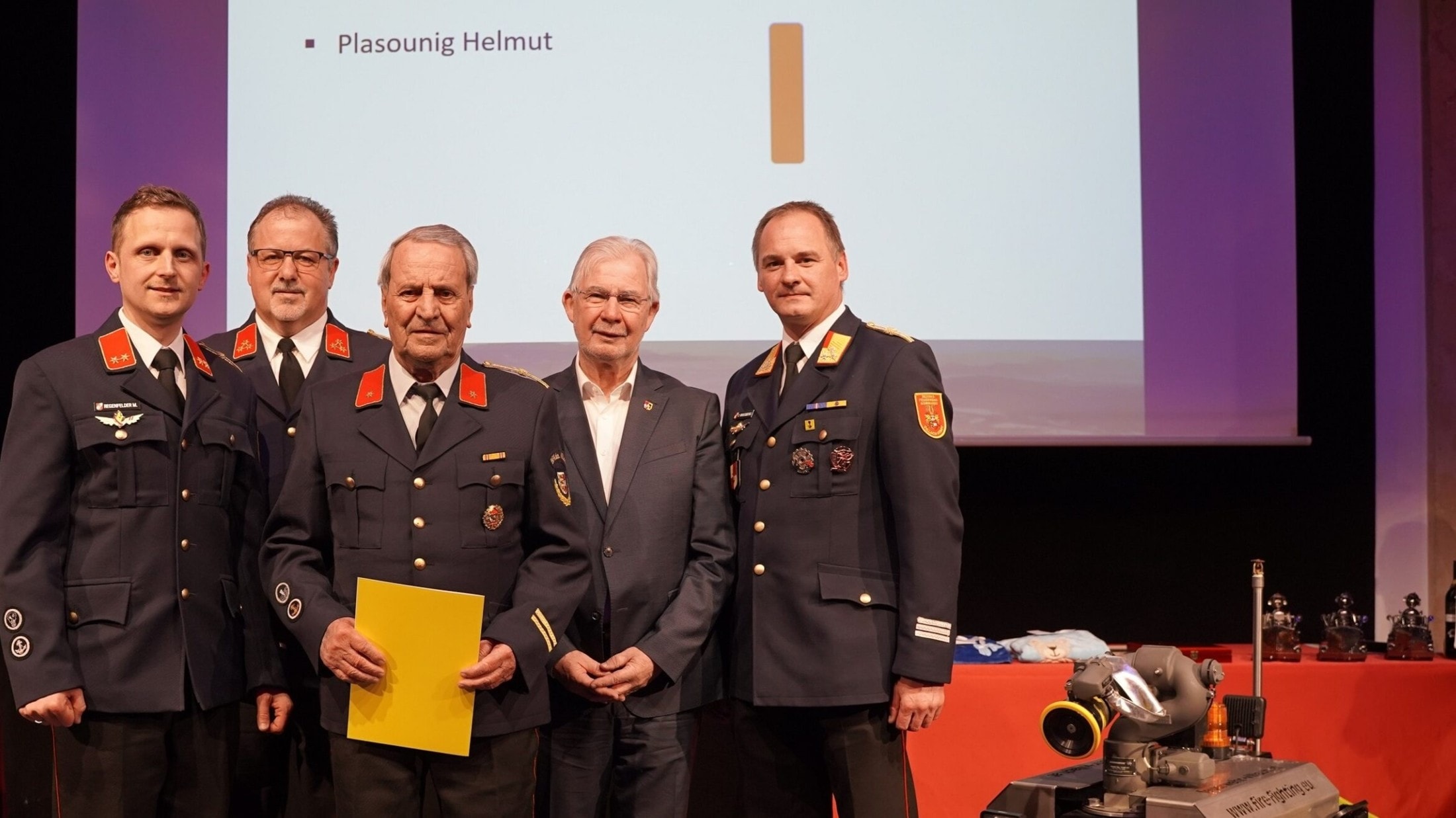 Helmut Plasounig ist seit 50 Jahren Mitglied der Hauptfeuerwache Villach.