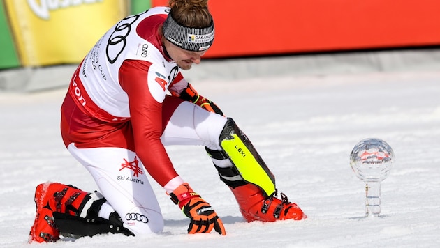 Manuel Feller wrote his dead friend's name in the Saalbach snow in the hour of triumph. (Bild: GEPA pictures)