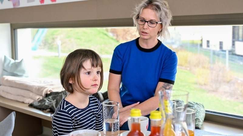 Sarah mit ihrer Mama Anita. (Bild: Dostal Harald)