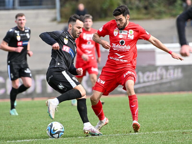 Okan Aydin (l.) traf für Bregenz, Gabryel Monteiro (r.) war der beste Mann auf dem Platz. (Bild: GEPA pictures)