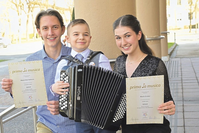 Goldmedaillengewinner: Cellist Maximilian Kolloros (li) und Sängerin Marie Gruber haben große ...