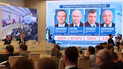 Der ersten Exit Polls sind da und das russische Staatsfernsehen hat Putin bereits zum Wahlsieger erklärt.  (Bild: AFP)