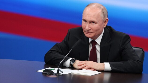 Vladimir Putin tras su "reelección". (Bild: AFP)