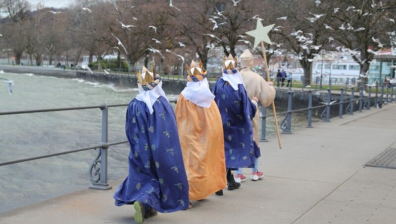 Die Andelsbucher Sternsinger waren auch in Bregenz unterwegs. (Bild: Tanja Kopp)