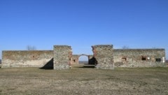 Die Gedenkstätte Kreuzstadl in Rechnitz- für alle Opfer des Südostwallbaus – ist am Sonntag wieder traditioneller Ort der Gedenkfeier zum Jahrestag des Massakers im März 1945, bei dem rund 200 ungarisch-jüdischen Zwangsarbeitern ermordet wurden. (Bild: Huber Patrick)