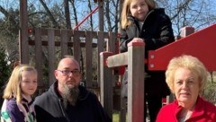 Familie Kulterer mit Volkshilfepräsidentin Verena Dunst.