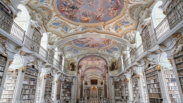 Die imposante Stiftsbibliothek (Bild: Sepp Pail)