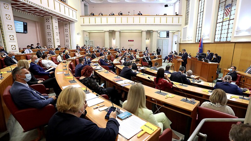 Das Parlament in Zagreb hat sich in seiner letzten Sitzung selbst aufgelöst. (Bild: APA/AFP/Damir SENCAR)