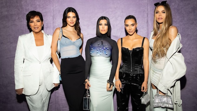 Las Kardashian Kris Jenner, Kendall Jenner, Kourtney, Kim y Khloe. (Bild: BFA / Action Press / picturedesk.com)