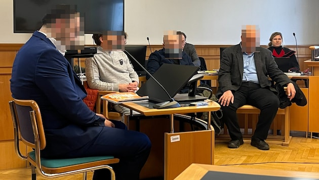 The four defendants are alleged to have committed serious thefts as part of a criminal organization. (Bild: Anja Richter)