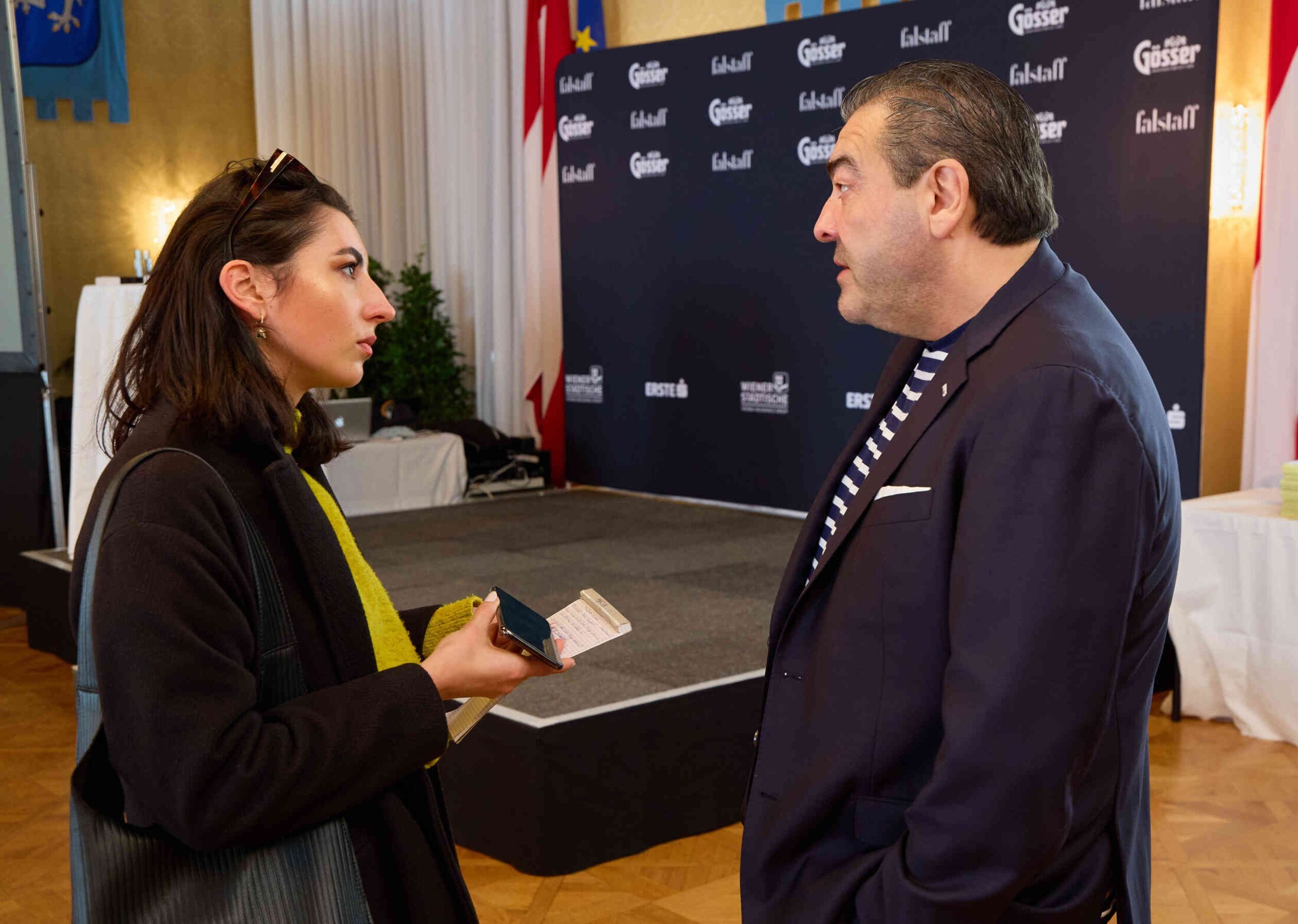 La rédactrice Maria Eberhöfer a rencontré le chef germano-espagnol pour une interview. (Bild: Starpix / A. Tuma)