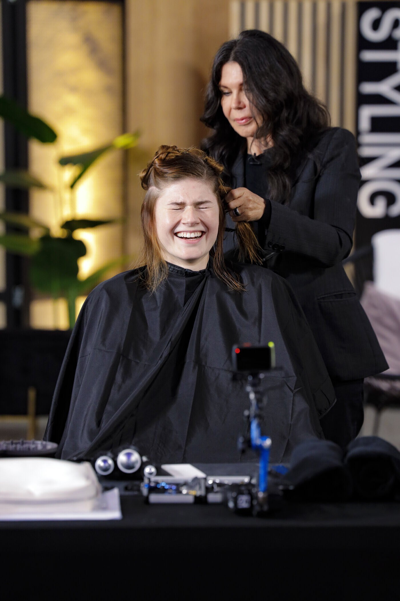 De grandes émotions sont programmées lors du relooking. (Bild: ProSieben)