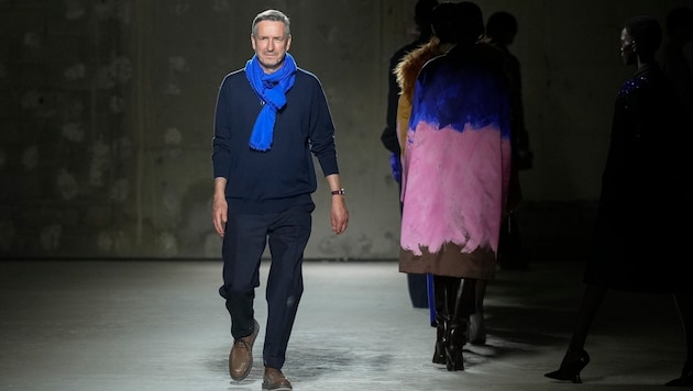 La légende de la mode Dries van Noten tire sa révérence après presque 40 ans. (Bild: Scott A Garfitt/Invision/AP)