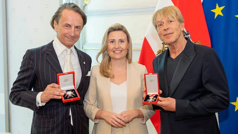 Susanne Raab mit Christian Rainer (li.) und Dominic Heinzl. (Bild: Andreas Tischler / Vienna Press)