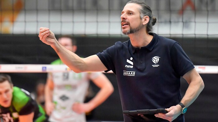 Trainer Markus Hirczy hat alles im Griff.