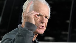 Der einstige Wirtschaftsberater von Ex-US-Präsident Donald Trump, Peter Navarro, hat am Dienstag eine viermonatige Haftstrafe angetreten. (Bild: AFP/Chandan Khanna)