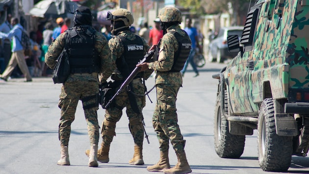 According to an employee, security forces killed several people while fending off an attack on the central bank in Port-au-Prince, the capital of Haiti. (Bild: APA/AFP/Clarens Siffroy)
