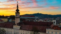 Hitzige Debatte im Linzer Landhaus.  (Bild: Werner Kerschbaummayr/fotokerschi.at)