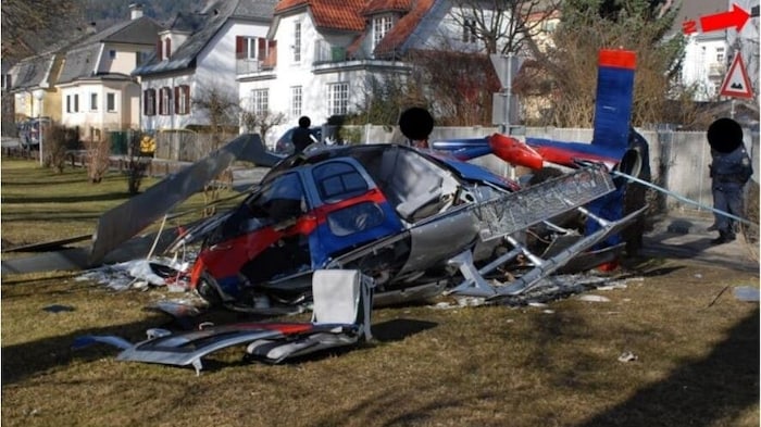 A teljesen megsemmisült helikopter