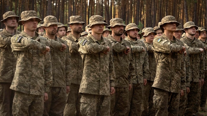 Rekruten der ukrainischen 3. Angriffsbrigade nahe Kiew