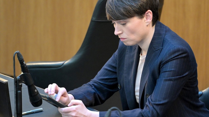 Grünen-Klubobfrau Sigrid Maurer (Bild: APA/ROLAND SCHLAGER)