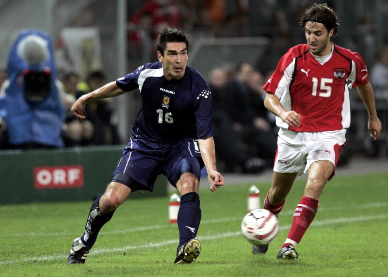 Richard Hughes (l.) im Duell mit Österreichs Joachim Standfest (2005) (Bild: GEPA pictures)