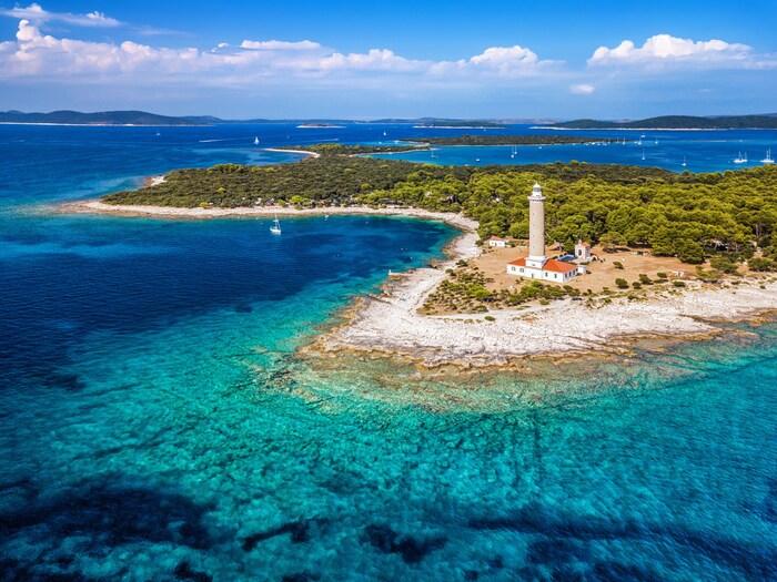 Veli Rat, Dugi otok 