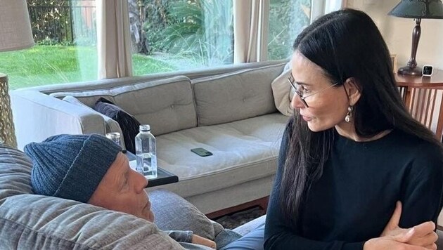This photo testifies to the deep affection that exists between the two Hollywood stars despite their divorce. (Bild: www.instagram.com/demimoore)