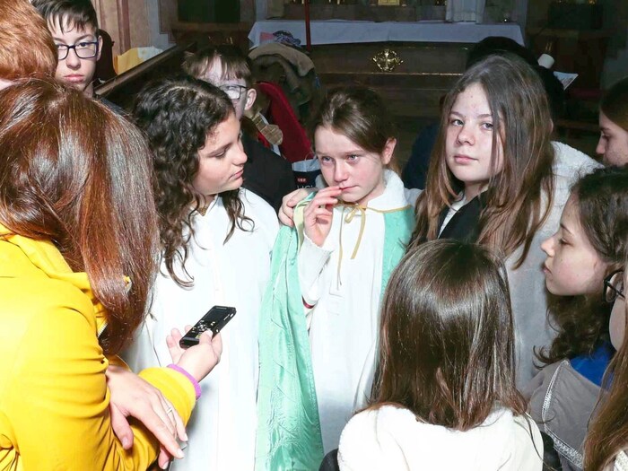 Mitten im Gespräch mit den Kindern kullerten auch Tränen - etwa bei Sophia Jenne-Krenn aus ...