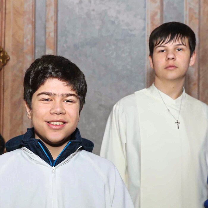 Johannes Wutzlhofer und sein Kollege Sebastian Anders (im Hintergrund) verkörpern im Musical ...