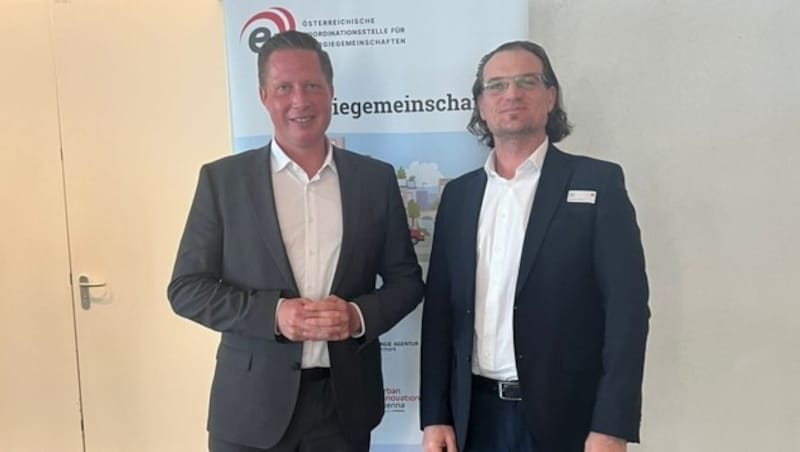 Thomas Hoffmann mit Philip Payer von der Burgenland Energie bei der Konferenz. (Bild: zVg)