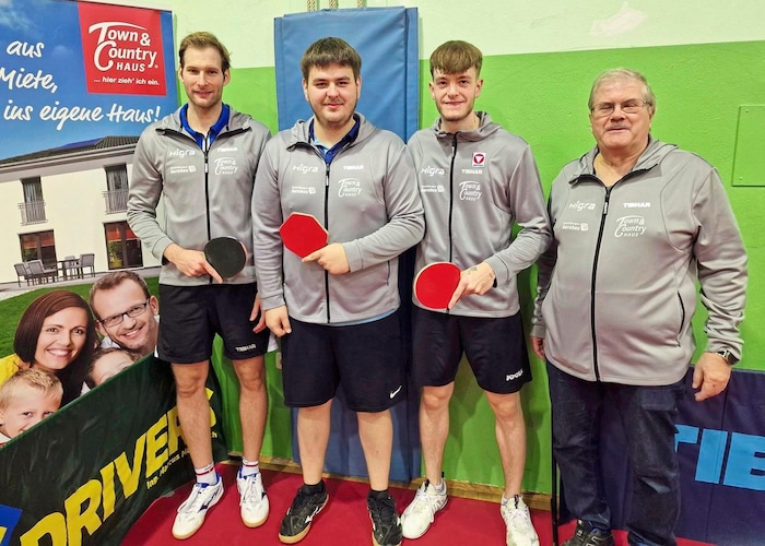 Martin Storf, Pierre Andre Kases (und li. in Aktion) und Michael Seper (v. li. n. re.) spielen ...