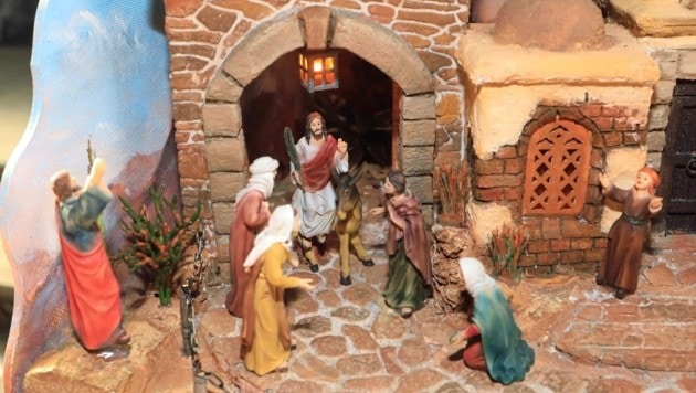 Einzug in Jerusalem am Palmsonntag: Die Menschen jubeln Jesus zu. (Bild: Uta Rojsek-Wiedergut)