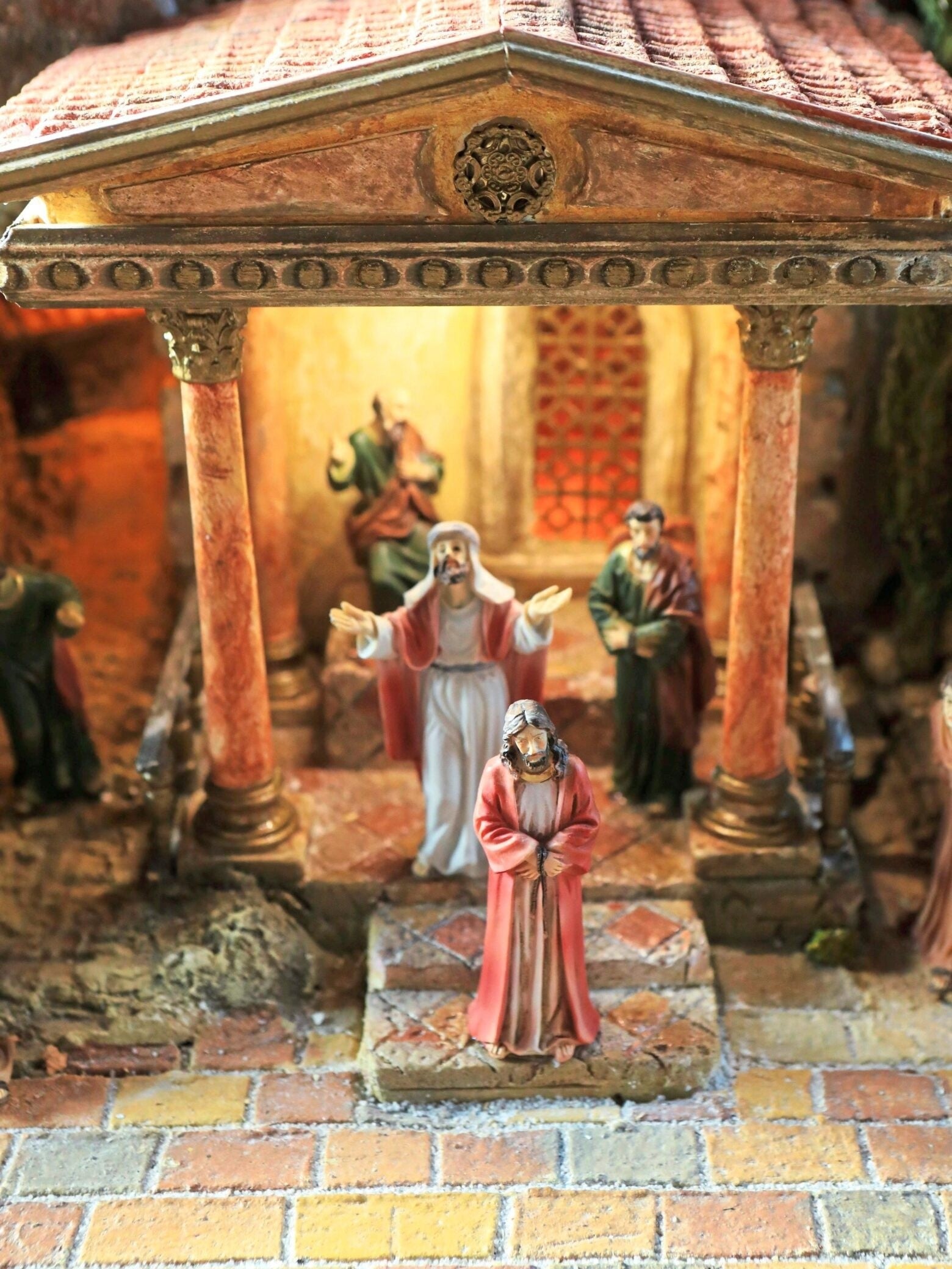 Pontius Pilate condemns Jesus: Hermann Bidner built a classic temple. (Bild: Uta Rojsek-Wiedergut)