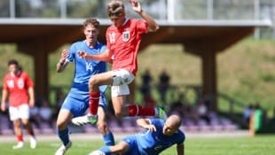 Wie in einem Test gegen Griechenland will Österreichs U17 (Magnus Dalpiaz) am Donnerstag bei der EM auf Zypern auch die Hürde Wales nehmen. (Bild: GEPA pictures)