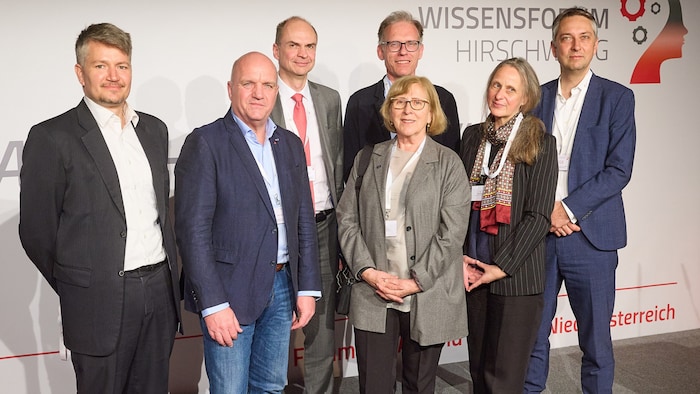 Markus Wieser (2vL), AK Lower Austria President and ÖGB Lower Austria Chairman, Tim-Joris Kaiser ...