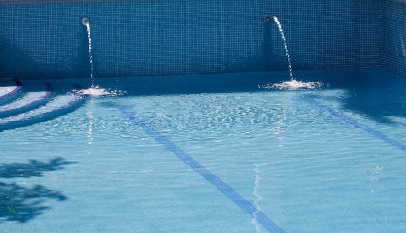 Im Burgenland müssen Poolbesitzer jetzt ihre Befüllung vorab an die Wasserbehörden melden. (Bild: stock.adobe.com)