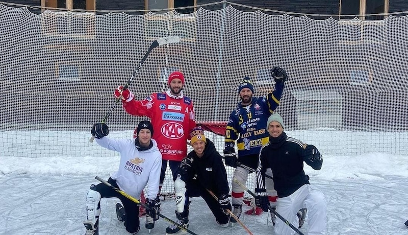 Austria Klagenfurts Simon Straudi (Mitte) überzeugt auch am Eis. (Bild: zvg)